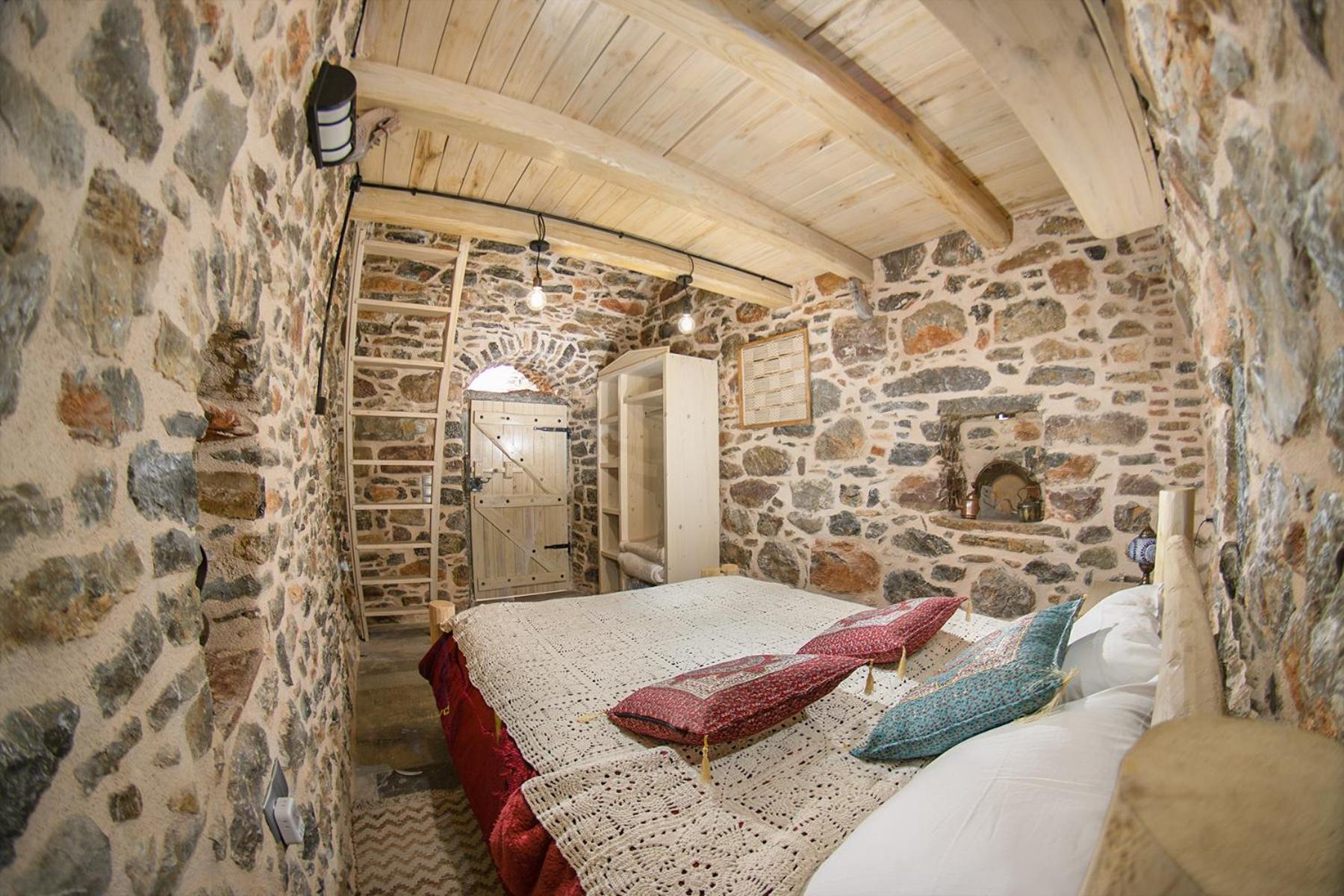 Byzantine Home In The Castle Mestá Екстериор снимка