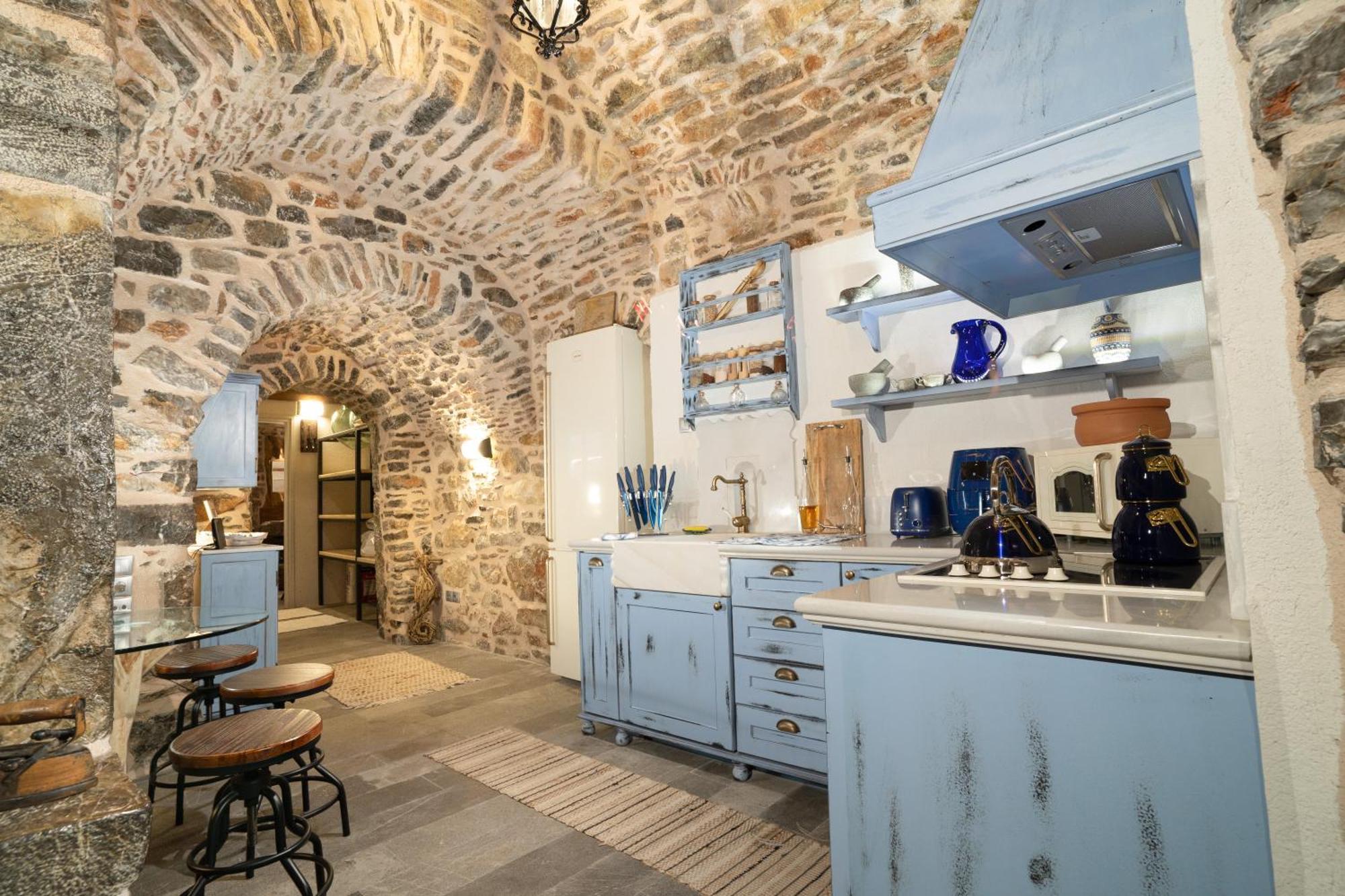 Byzantine Home In The Castle Mestá Екстериор снимка