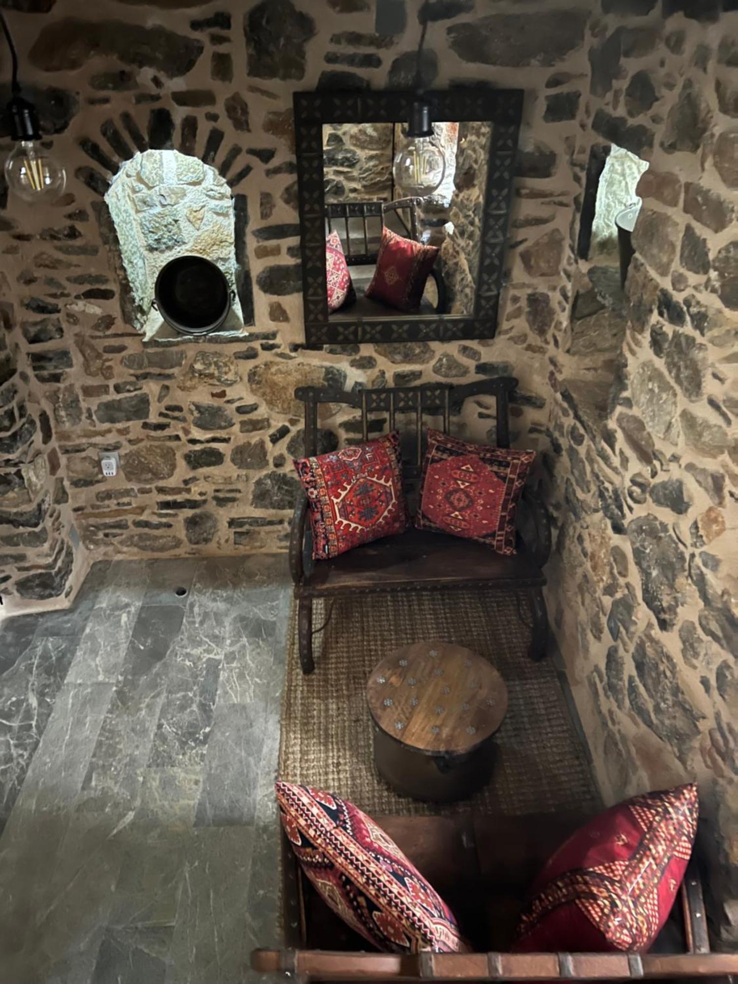 Byzantine Home In The Castle Mestá Екстериор снимка