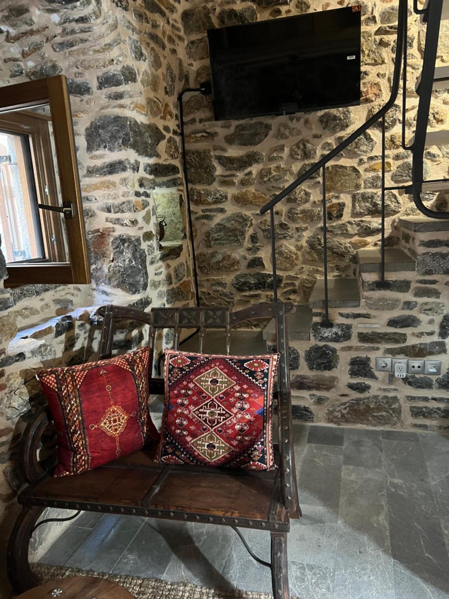 Byzantine Home In The Castle Mestá Екстериор снимка